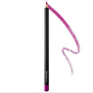 BNIB MAC Lip Liner in Magenta